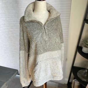 DOE & RAE Fuzzy pullover